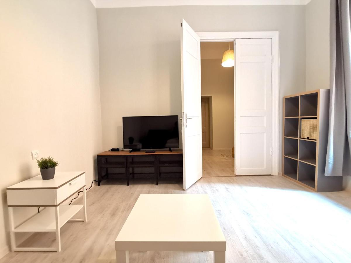 Lacplesa Downtown New 2-Bedroom Apartment Riga Esterno foto
