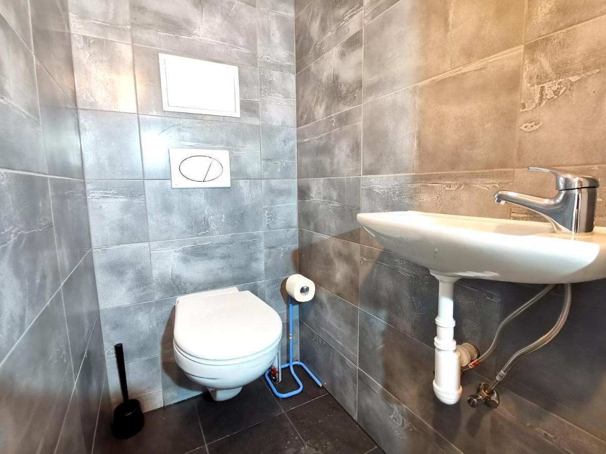 Lacplesa Downtown New 2-Bedroom Apartment Riga Esterno foto