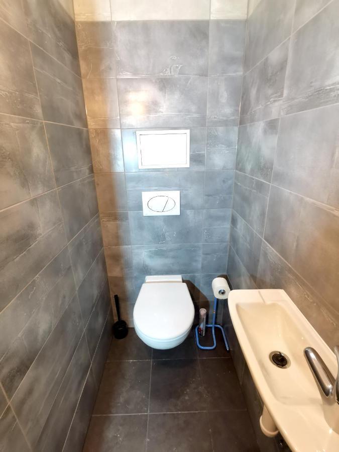 Lacplesa Downtown New 2-Bedroom Apartment Riga Esterno foto